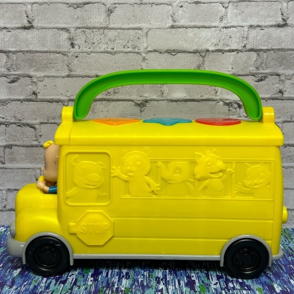 CoComelon Musical Learning Bus Number and Letter Recognition Phonetics - Picture 10 of 17